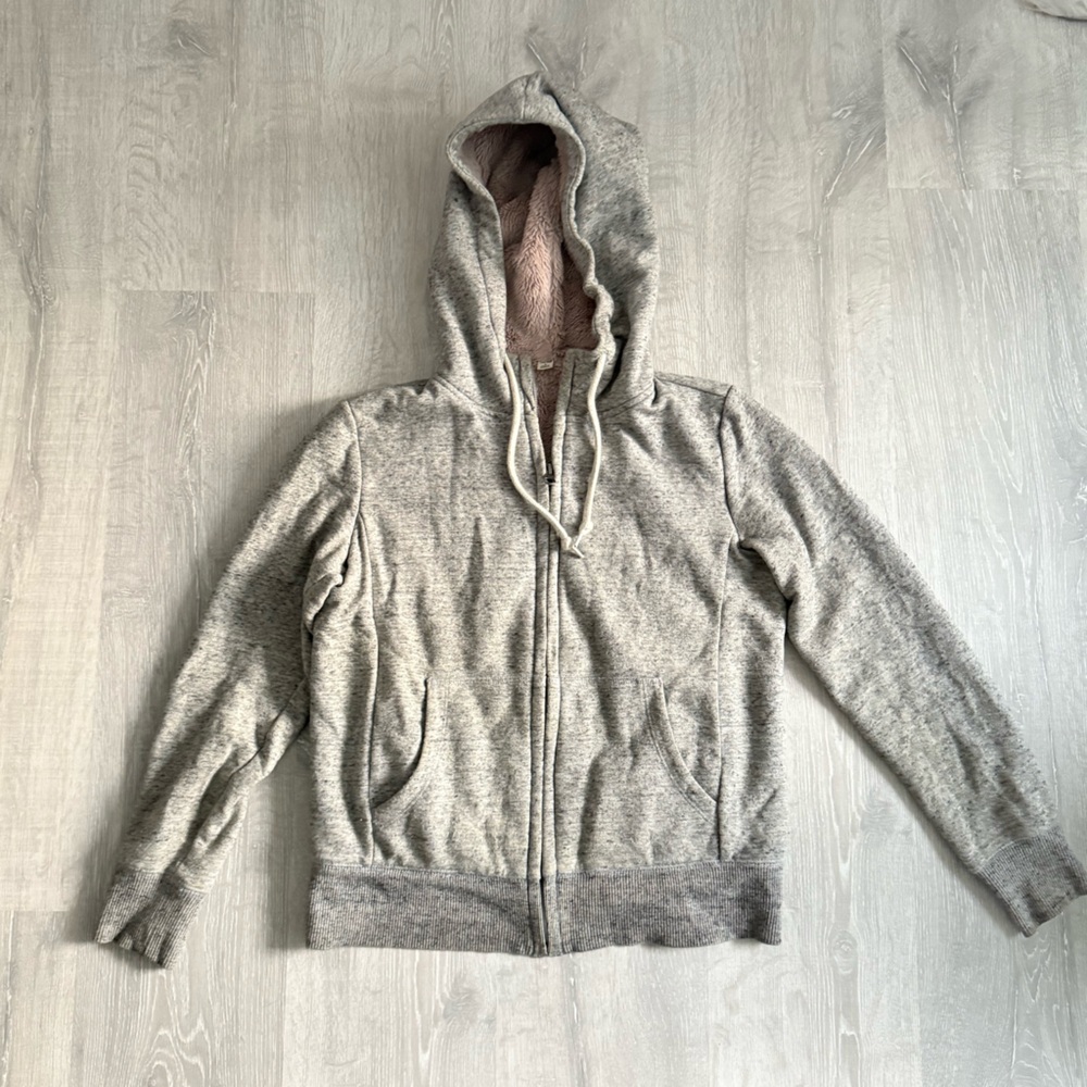 Uniqlo Gray Hooded Sweater